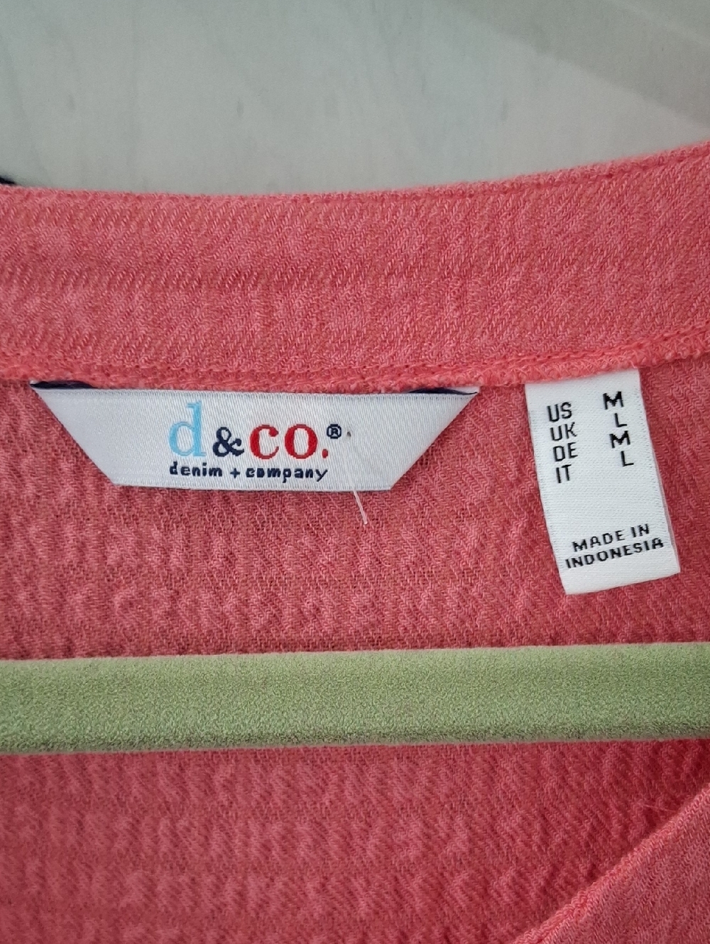 D&co. Tops - Picture 2 of 4
